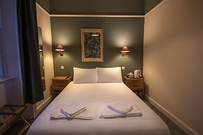 Douglas Arms Hotel