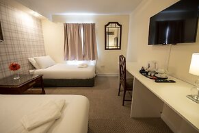 Douglas Arms Hotel