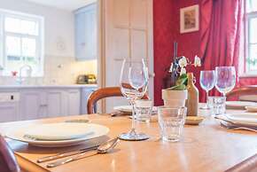 Royal Richmond Family Home by Kew Gardens