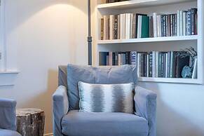 Blue Water: The Cottage