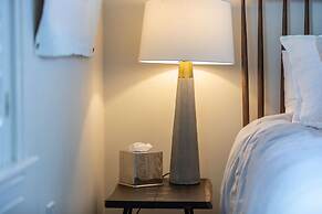 Blue Water: The Cottage