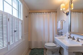 Blue Water: The Cottage