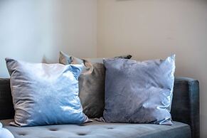 Blue Water: The Cottage