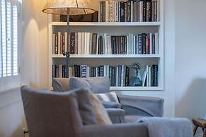 Blue Water: The Cottage