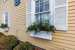 Blue Water: The Cottage