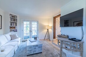 Blue Water: The Cottage