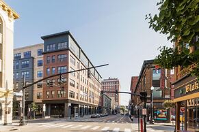 Global Luxury Suites Downtown Providence