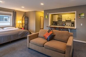 Banff Boundary Lodge Mountainview Studio