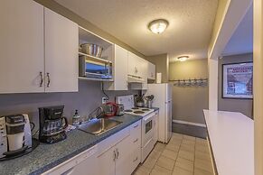 Banff Boundary Lodge Mountainview Studio