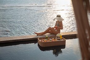 Patina Maldives, Fari Islands