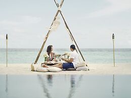 Patina Maldives, Fari Islands