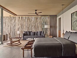 Patina Maldives, Fari Islands