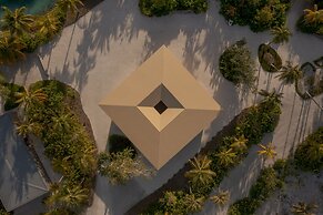 Patina Maldives, Fari Islands