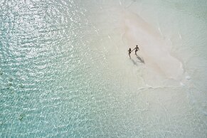 Patina Maldives, Fari Islands