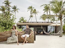 Patina Maldives, Fari Islands