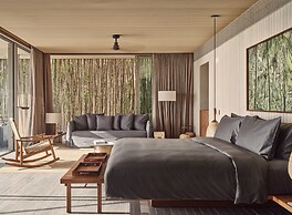 Patina Maldives, Fari Islands