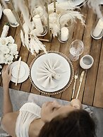 Patina Maldives, Fari Islands