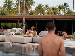 Patina Maldives, Fari Islands