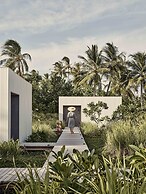 Patina Maldives, Fari Islands