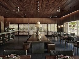 Patina Maldives, Fari Islands