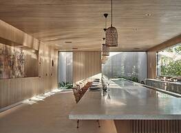 Patina Maldives, Fari Islands