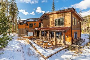 555 Independence Road by Summit County Mountain Retreats