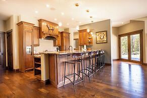 555 Independence Road by Summit County Mountain Retreats