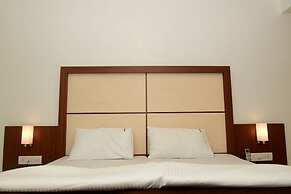 Hotel Monarch Center Point near Dahanu Beach, Bordi