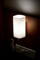 Hotel Monarch Center Point near Dahanu Beach, Bordi