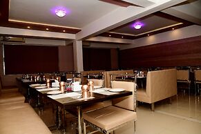 Hotel Monarch Center Point near Dahanu Beach, Bordi