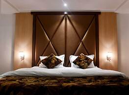 Hotel Monarch Center Point near Dahanu Beach, Bordi