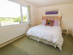 Charming 2 Bed House Near Rhoscolyn,discounts FOR