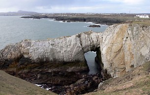 Charming 2 Bed House Near Rhoscolyn,discounts FOR