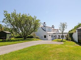 Charming 2 Bed House Near Rhoscolyn,discounts FOR