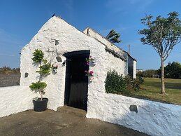 Charming 2 Bed House Near Rhoscolyn,discounts FOR
