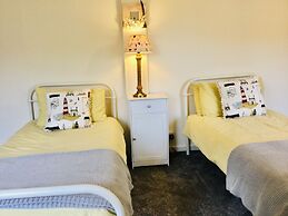 Charming 2 Bed House Near Rhoscolyn,discounts FOR