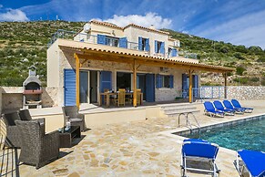 Unique Villa Ratzakli