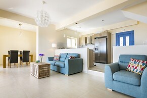 Unique Villa Ratzakli