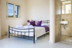 Unique Villa Ratzakli