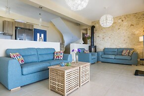 Unique Villa Ratzakli