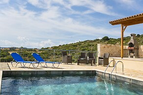 Unique Villa Ratzakli