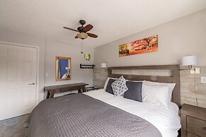 Banff Boundary Lodge 2 BR Condo & studio