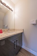 Banff Boundary Lodge 2 BR Condo & studio