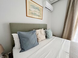 Peaceful Apartment by Flisvos Marina