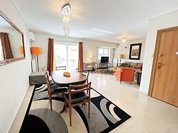 Peaceful Apartment by Flisvos Marina