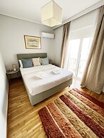 Peaceful Apartment by Flisvos Marina