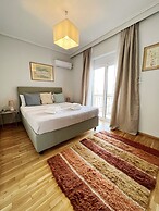 Peaceful Apartment by Flisvos Marina