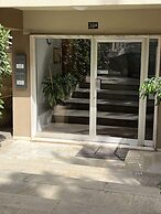 Peaceful Apartment by Flisvos Marina