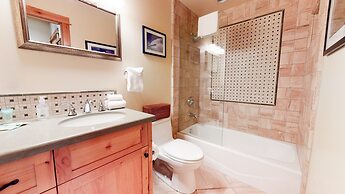 Val DIsere 9 Spacious and Walk to The Village, Washer Dryer, Gas Grill