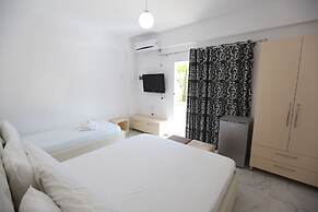 Central Park Hotel Ksamil